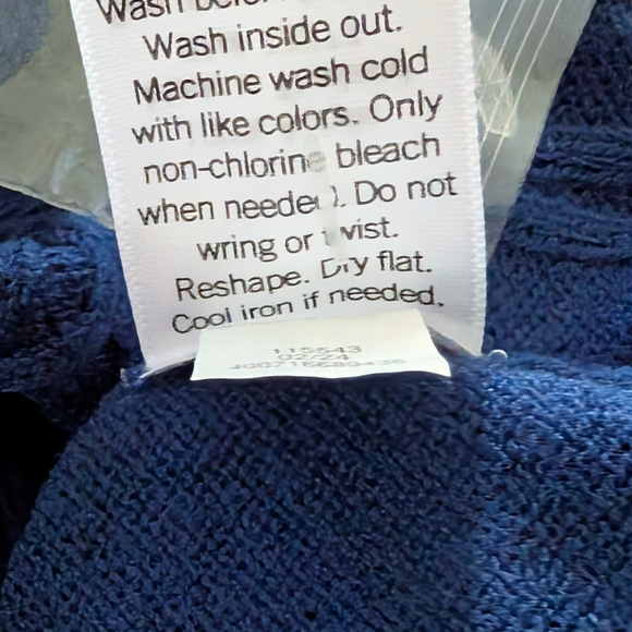 Croft & Barrow The Extra Soft Cabled Crew Neck Sweater Flynn Navy Large (EUC) - Picture 3 of 11